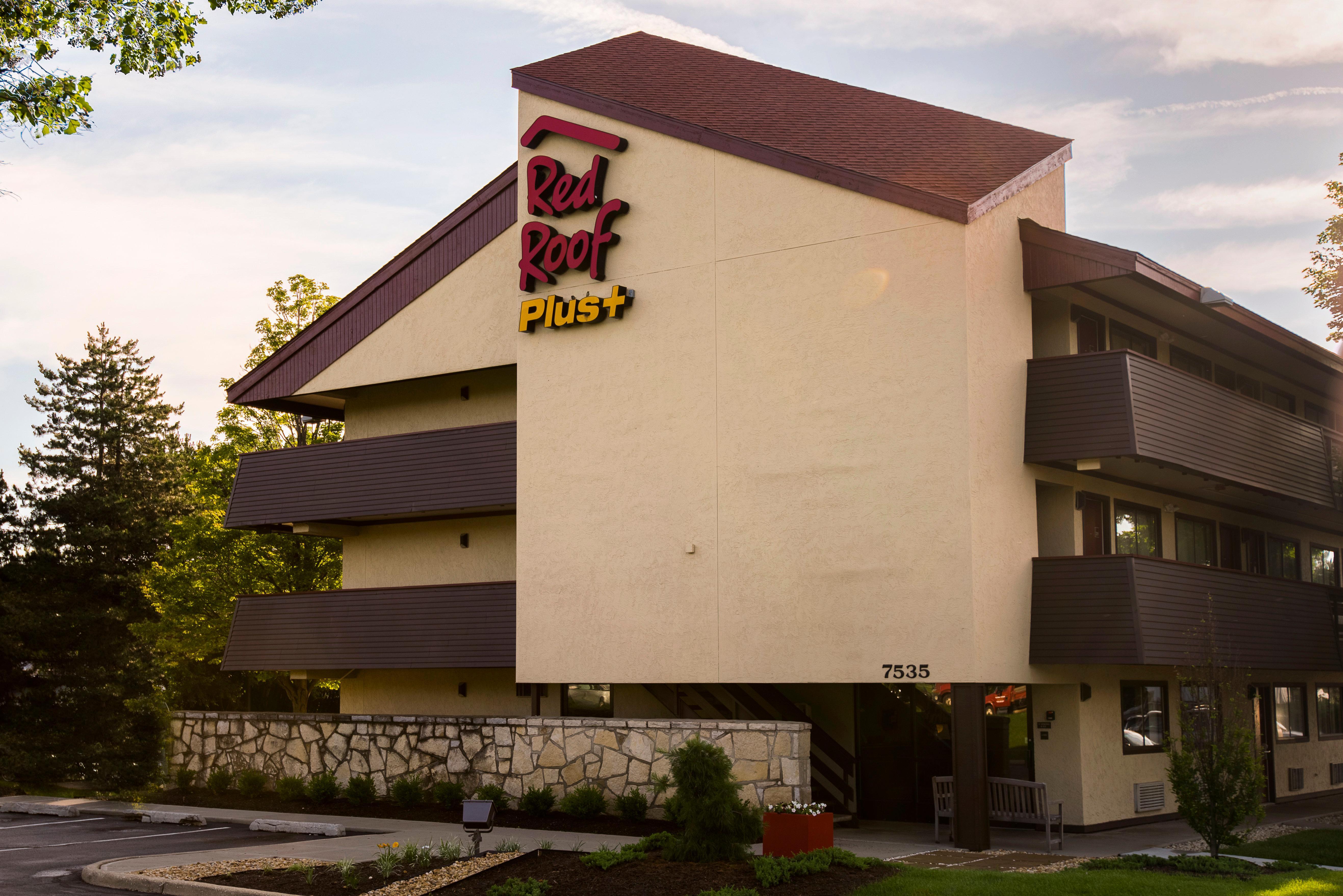 Red Roof Inn Plus+ Chicago - Уилоубрук Екстериор снимка