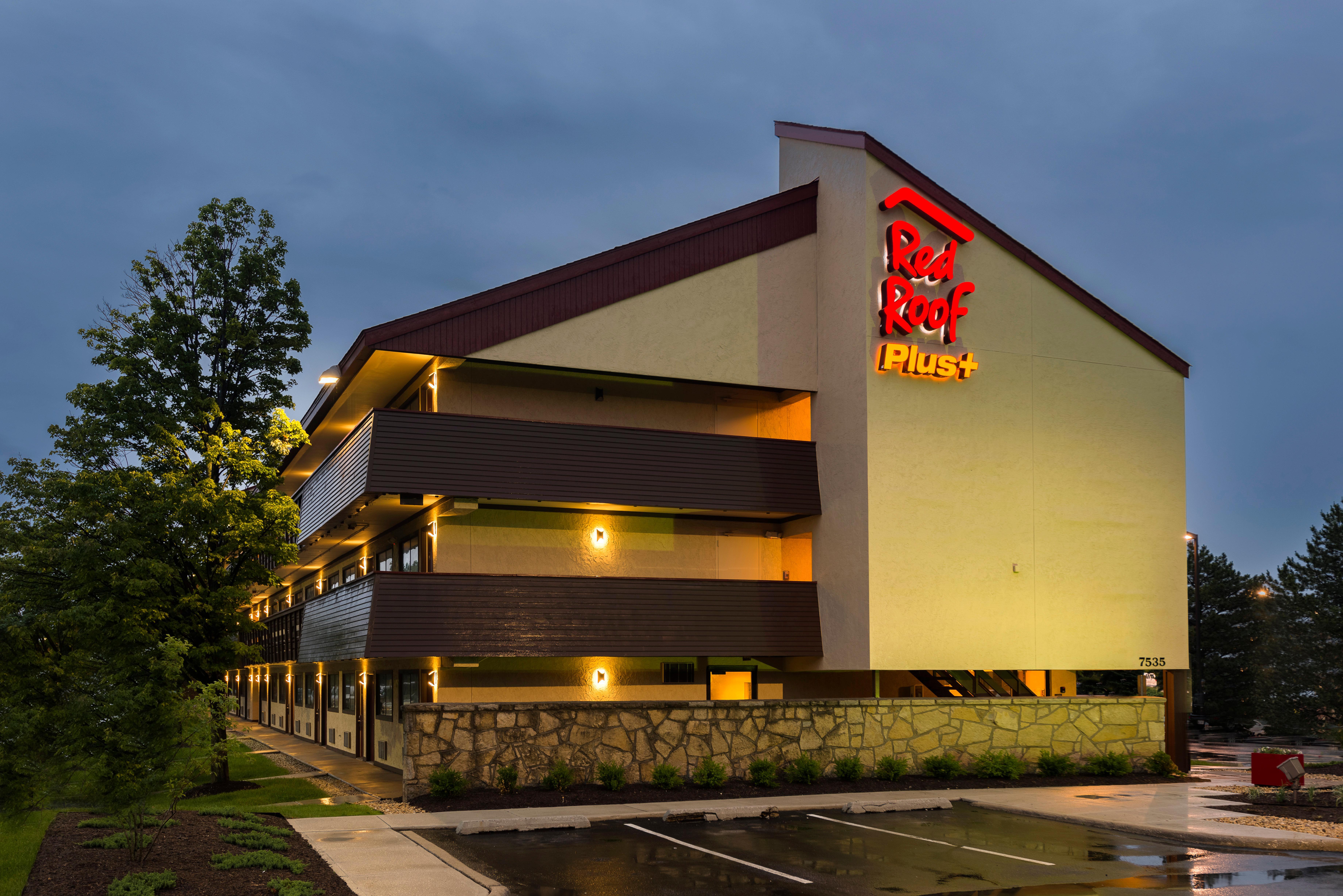 Red Roof Inn Plus+ Chicago - Уилоубрук Екстериор снимка